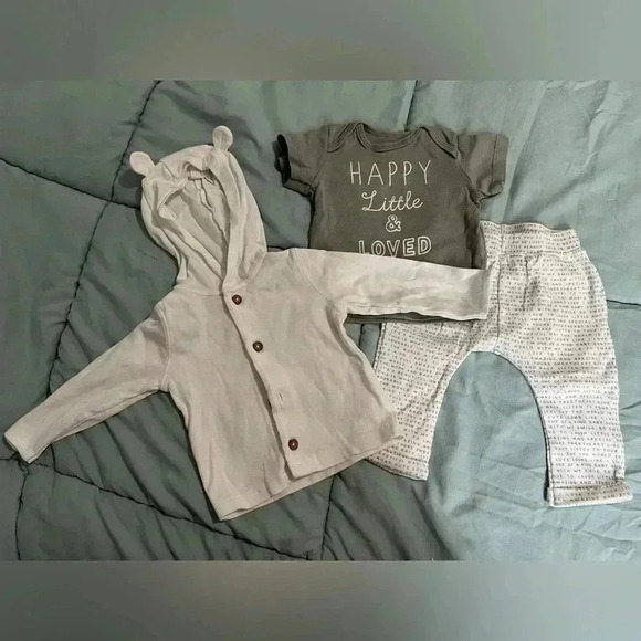 Carter's Other - Carter's set of 3 piece Pant/T-shirt and Hoddie